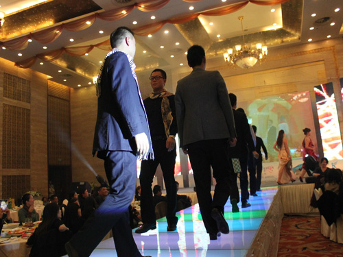 Pʢ{{paisley׌(mng)vw