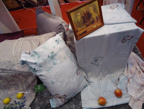 Z(y)ҼVչ(hu )AM(mn)Ļ